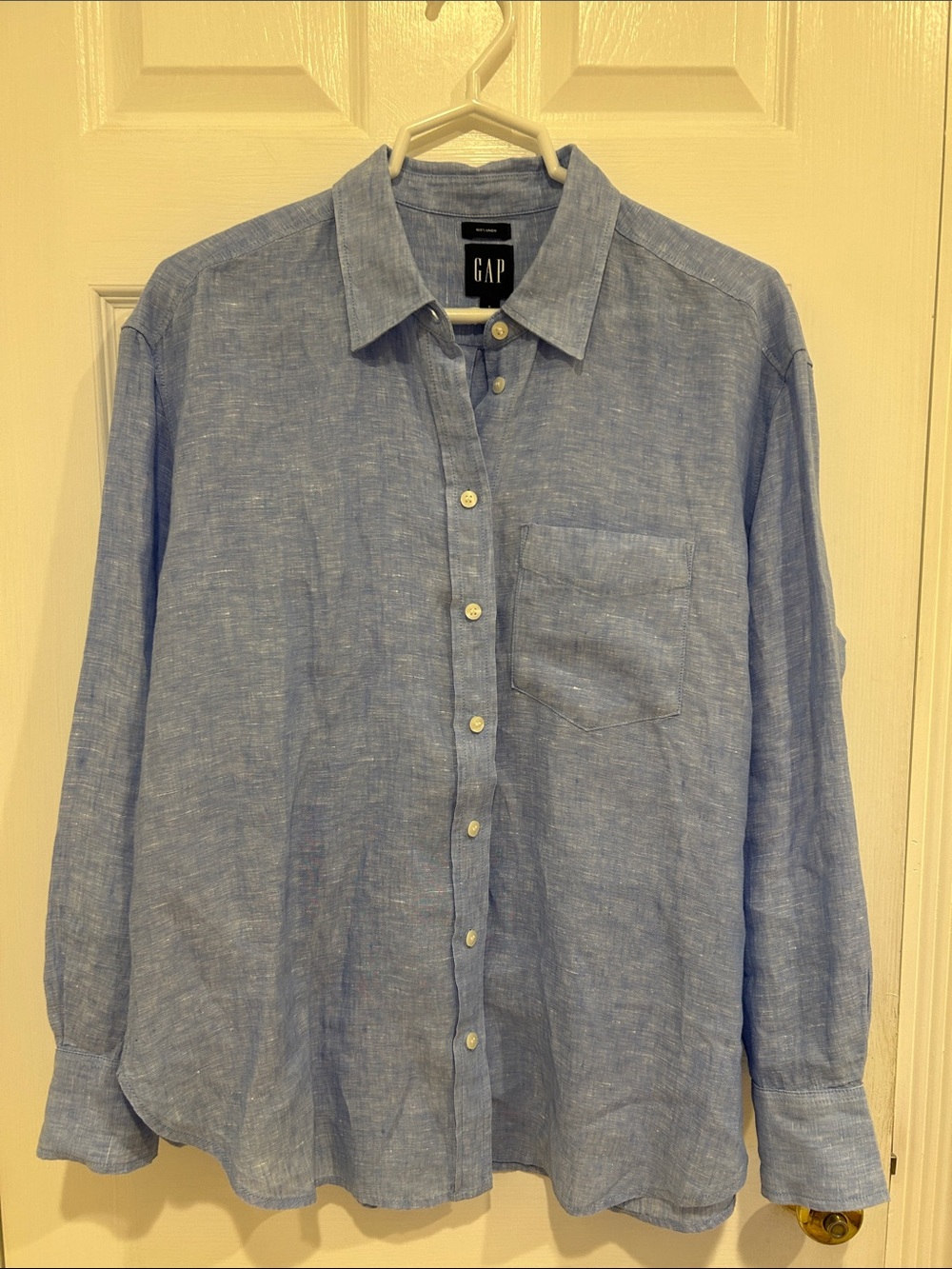 GAP Women’s Sky Blue Oversized Linen Button-Down Shirt, small